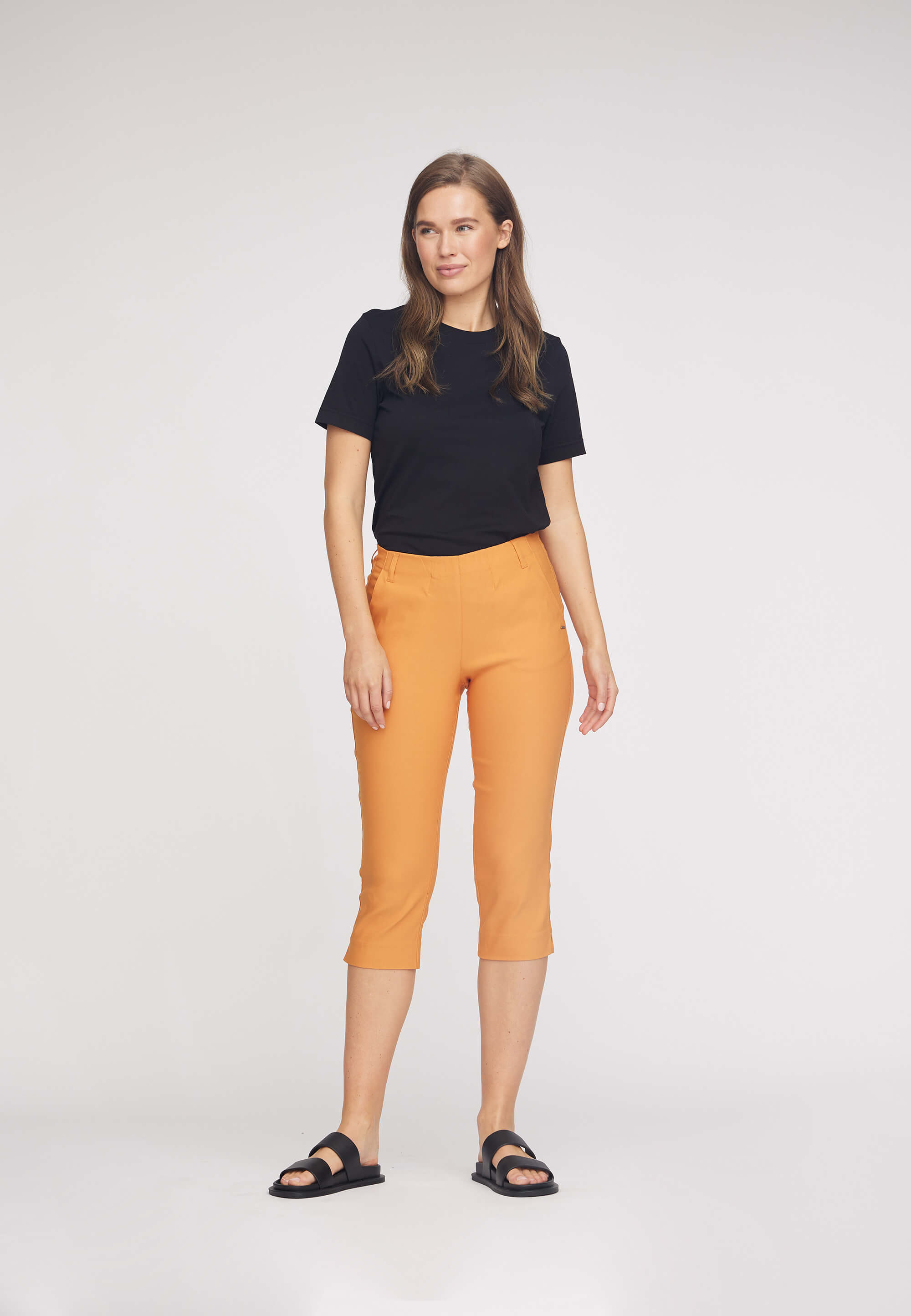 LAURIE Taylor Regular Capri ML Trousers REGULAR 84000 Dark Apricot