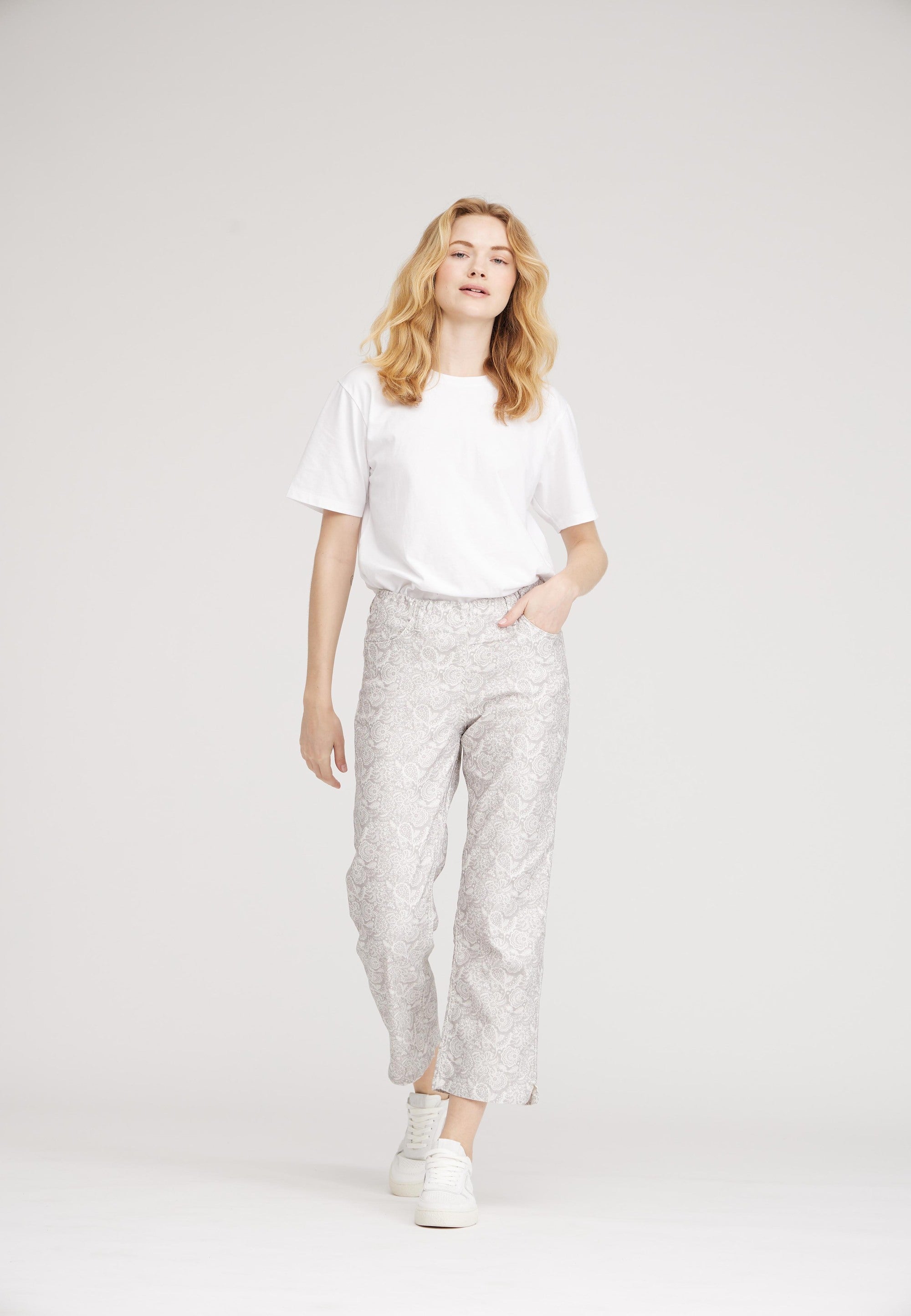 LAURIE Tracy - Crop Trousers STRAIGHT 25015 Grey Sand Print