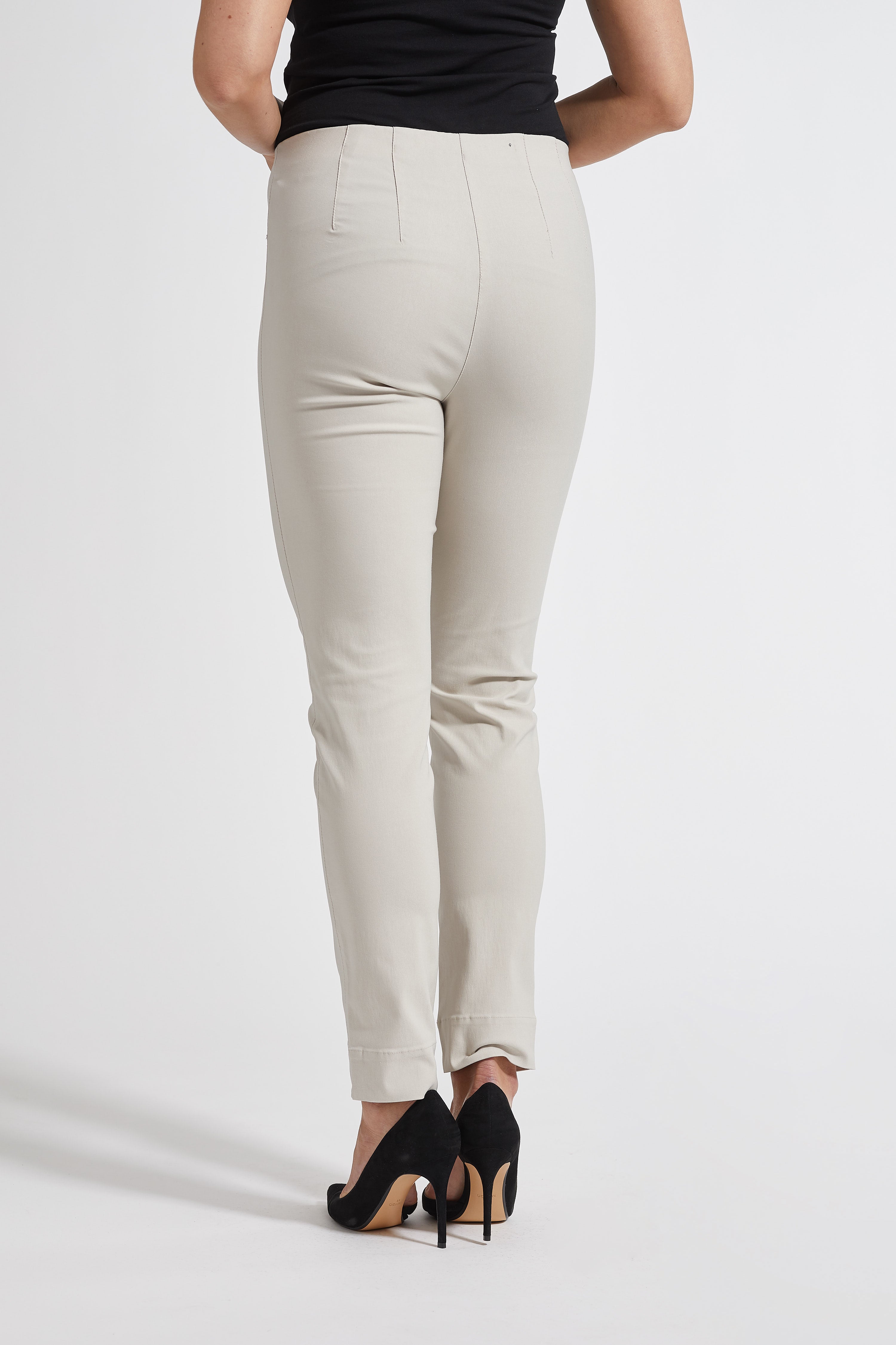 LAURIE  Vicky Slim - Short Length Trousers SLIM 25137 Grey Sand
